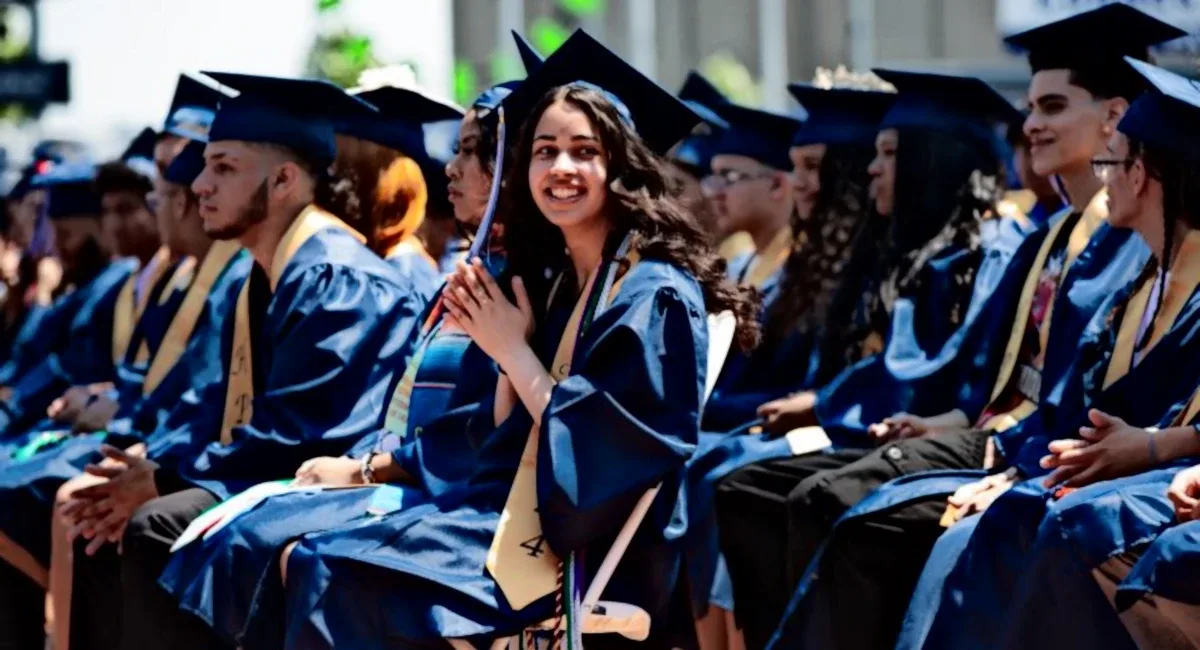 Aleysha Ortiz: La historia real de una joven que, a pesar de ser analfabeta, se graduó con honores