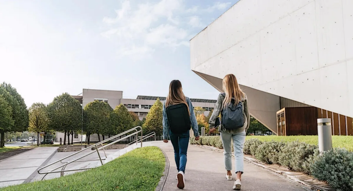 La Junta de Andalucía Introduce Bonificaciones en la Matrícula Universitaria para Afectados por Enfermedades o Accidentes Graves