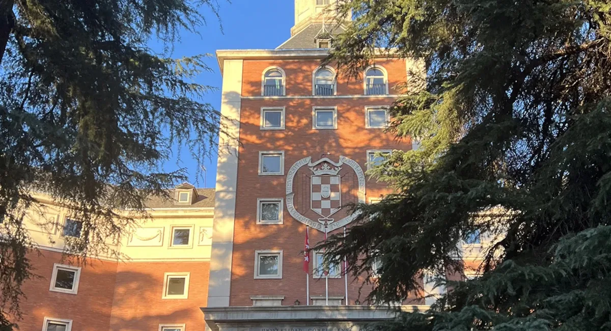 La Complutense activa un «plan de choque»: recortes en títulos y personal para frenar un déficit de 33 millones